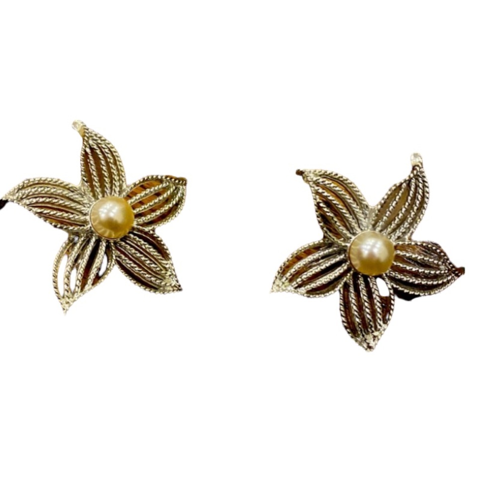 Vintage stamped Sarah Coventry silver star Pearl clip on earrings